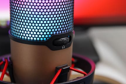 The volume control for the headphones is modelled from a Cherry mouse wheel.