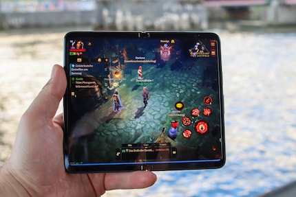 Not all games are already adapted to the display format.