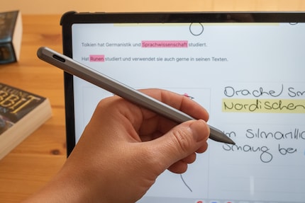 Der Stift ist angenehm leicht und erkennt verschiedene Druckstufen.
