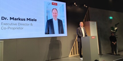 Herr Miele zeigt sich besorgt um unsere Umwelt.