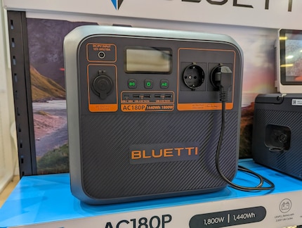 Bluetti AC180P mit zwei Steckdosen