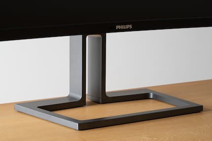 The solid metal base is super stable – a fine example to other manufacturers.