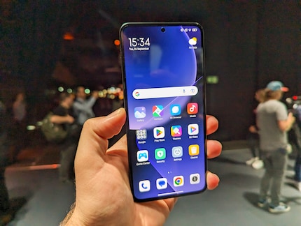 Both Xiaomi 13T have the same, very bright display.