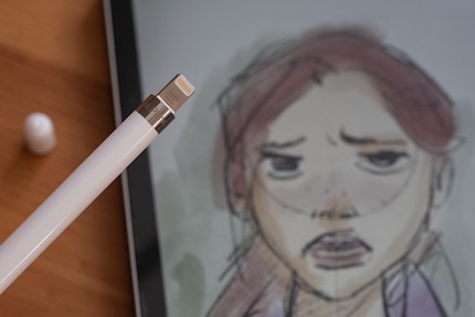 Der Apple Pencil der ersten Generation hat noch einen Lightning-Anschluss.