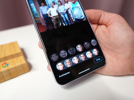 Für jede Person auf dem Gruppenfoto kannst du den idealen Gesichtsausdruck auswählen.