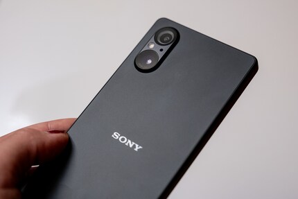 The Sony Xperia 5 V is equipped with two cameras. The telephoto lens is missing this time.