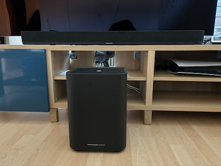 Der Subwoofer schlägt dir im besten Sinne in die Magengrube.