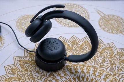 The headset looks very classy on its charging station, but the station doesn't live up to its promise.