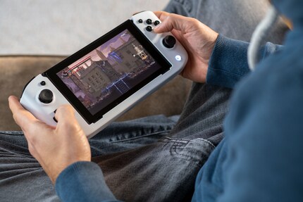 I rediscovered the Switch in 2023, especially for Metroidvanias like Blasphemous 2, pictured here.