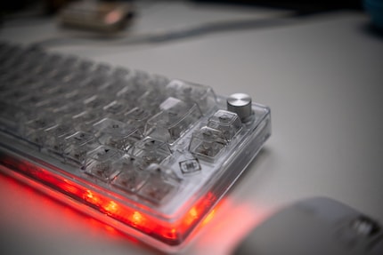 The control knob and logo are the most striking features along with the RGB lighting.