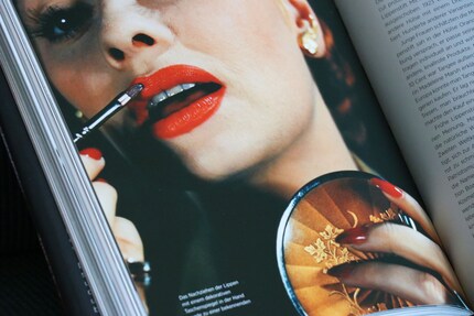 The diversions via the brush is worthwhile. Image from the book «Face Paint» by Lisa Eldridge.
