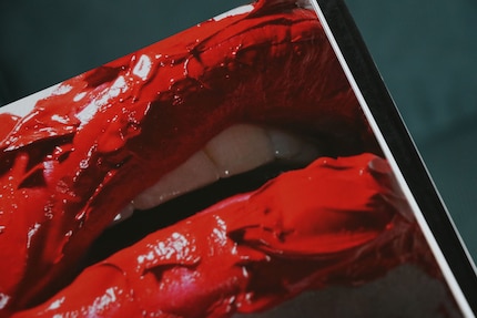 Creamy textures smudge quickly. Image from the book «Face Paint» by Lisa Eldridge.