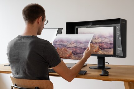 How it has to be: my photo looks the same in print as it does on the screen. This requires good hardware and seamless colour management.