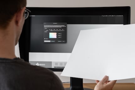 Visual calibration of the white point works better than I thought. Alternatively, I could also attach a device that measures the paper. But then things get complicated, and there’s little added value.