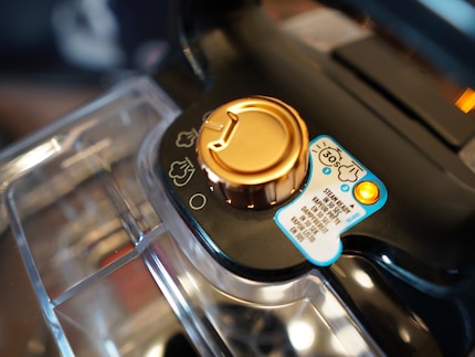 I can switch modes using the practical and robust rotary switch.