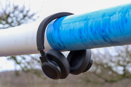 The JBL Live 770NC are too good to be left hanging.