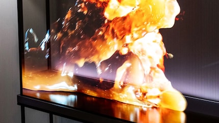 Although there is only a single OLED layer, the image looks as if it has depth. Impressive.