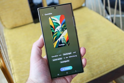 You can set your own specifications for wallpapers.