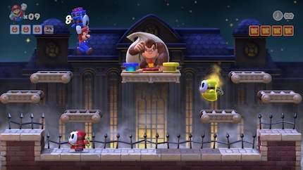 The battles against Donkey Kong ease the puzzle game play.