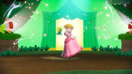 With Peaches' skirt, it's not so easy to move around.