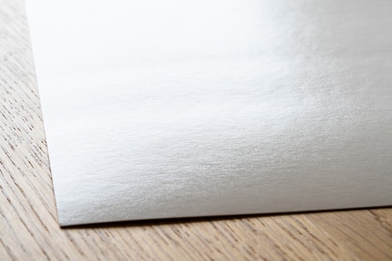 On Epson Traditional Photo Paper, web-shaped deviations in the structure are visible.