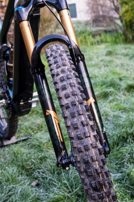 The Bixs Savauge EX with its 2.4-inch (approx. 6 cm) tyres and 160 millimetres of travel at the front.