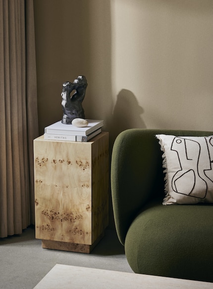 Like a beautiful frame for any painting, pedestals emphasise sculptures and objects.