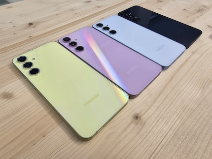 Die beiden neuen Modelle von Samsung gibts jeweils in vier Farben.