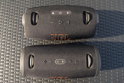The control console on the Xtreme 4 is divided into two rows.