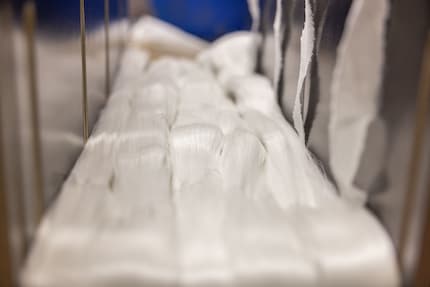 The end product made by the factory in Bolligen: shiny, white silk threads.