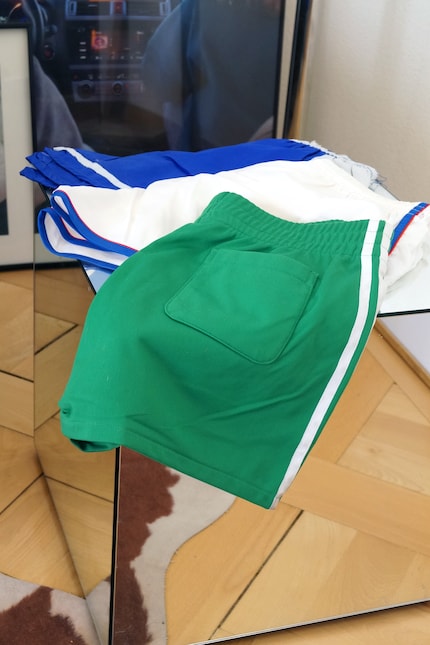 Kurze Sportshorts sind im Sommer meine besten Freunde.