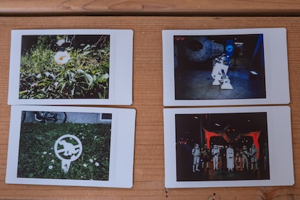 It can easily happen that objects are overexposed (left) or the subject is generally too dark. It goes quite well with the Star Wars scenarios on the right.