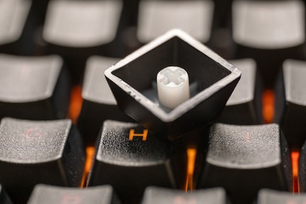 Quality feature: at 1.5 millimetres, the keycaps are thick. A positive.