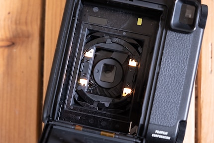 The built-in LEDs conjure various lighting effects.