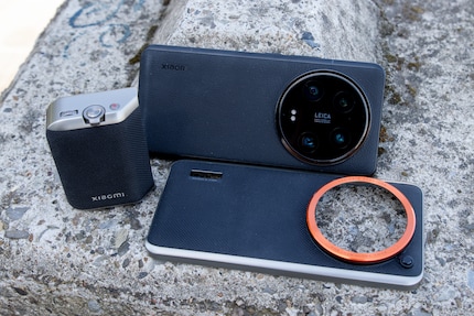 Das Photography Kit besteht aus einer Hülle und einem Akkupack mit Bedienlementen