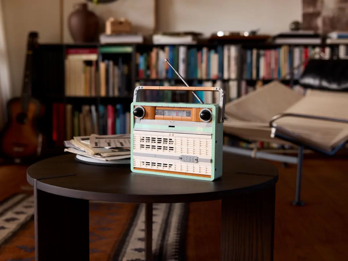 Aufgebaut ein Hingucker: Das Transistorradio von Lego.