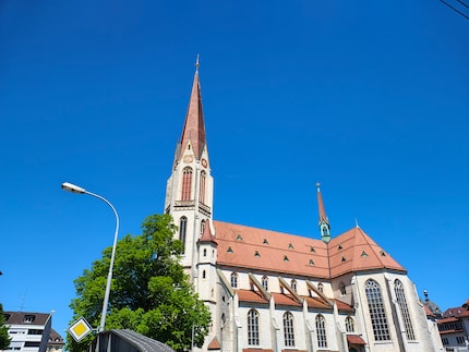 Regular view of the church.