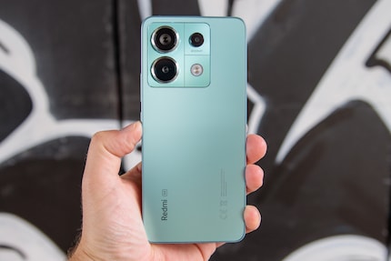 Xiaomi bietet das Redmi Note 13 Pro 5G auch noch in Schwarz und einem hellen Lila an.
