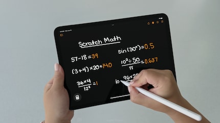 The calculator has made it to the iPad - and also works via handwriting.