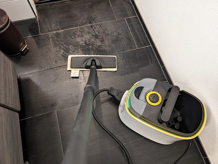 Mit ein paar Klicks wird der Kärcher zum Bodenreiniger.