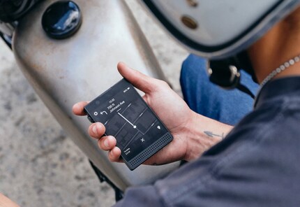 Das «Light Phone III» kann auch navigieren.
