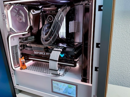 There are even homemade items inside the PC.