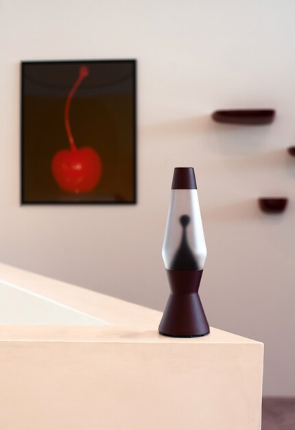 «Bordeaux Astro Lava Lamp» in der neuen Installation im VitraHaus.