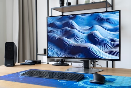 The Samsung Odyssey OLED G6 doesn't look out of place in a setup without RGB.