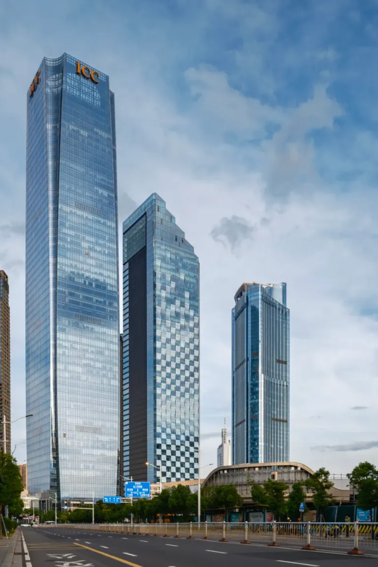 Für Architekturaufnahmen ohne stürzende Linien ist ein Shift-Objektiv unabdingbar.