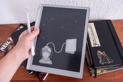 Der E-Reader Onyx Boox Go 10.3 kann eine ganze Menge – in Schwarzweiss.