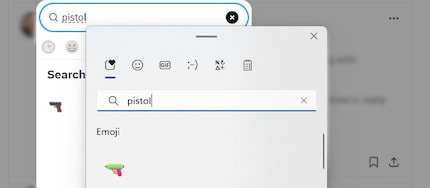 Hinten die zurückgekehrte Handfeuerwaffe auf X, vorne die Wasserpistole im Microsoft-Emoji-Set.