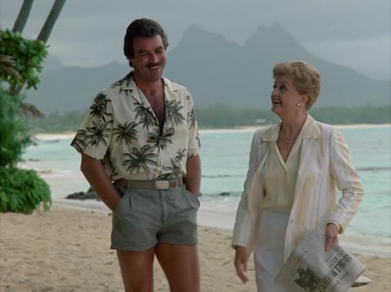 Tom Selleck und Angela Lansbury in einer Crossover-Episode von «Magnum P.I.» und «Mord ist ihr Hobby».