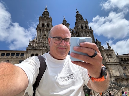 Mit der Hauptkamera und dem Aussenscreen lassen sich schnell und einfach ausgezeichnete Selfies schiessen.