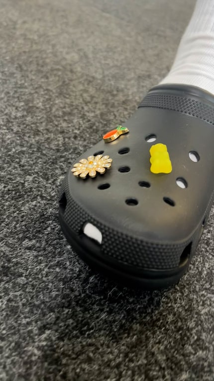 Jibbits X Crocs – sind die Plastikschlappen jetzt schöner oder eher noch hässlicher als eh schon?